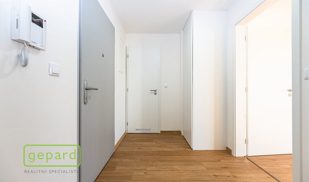 Prodej bytu 6+kk 159 m², Praha – náhled fotky 30