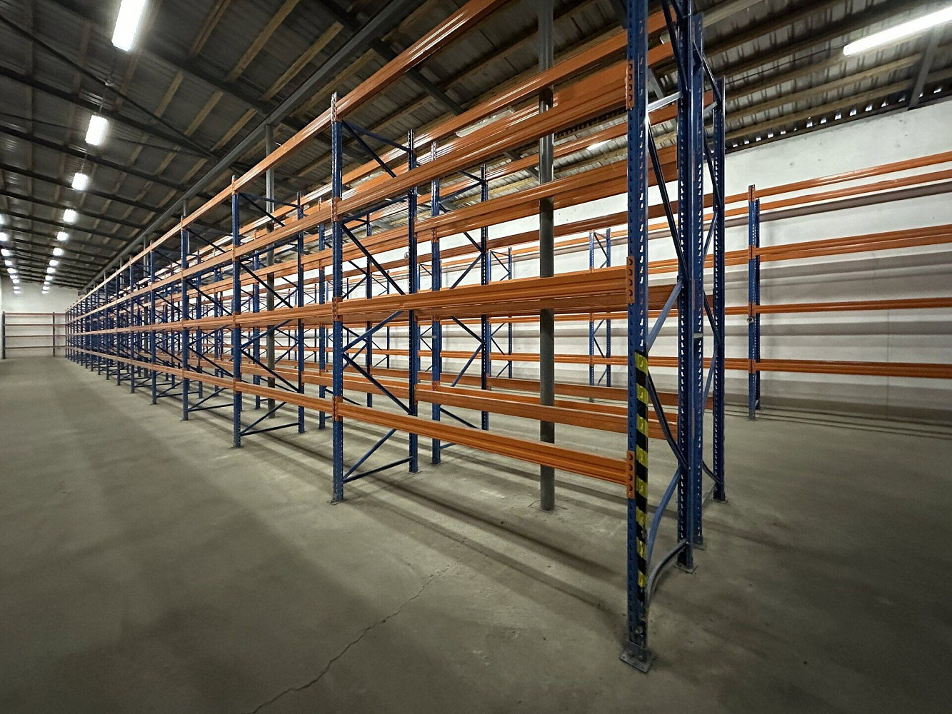 Pronájem skladovacích prostor 1 700 m² – fotografie 3