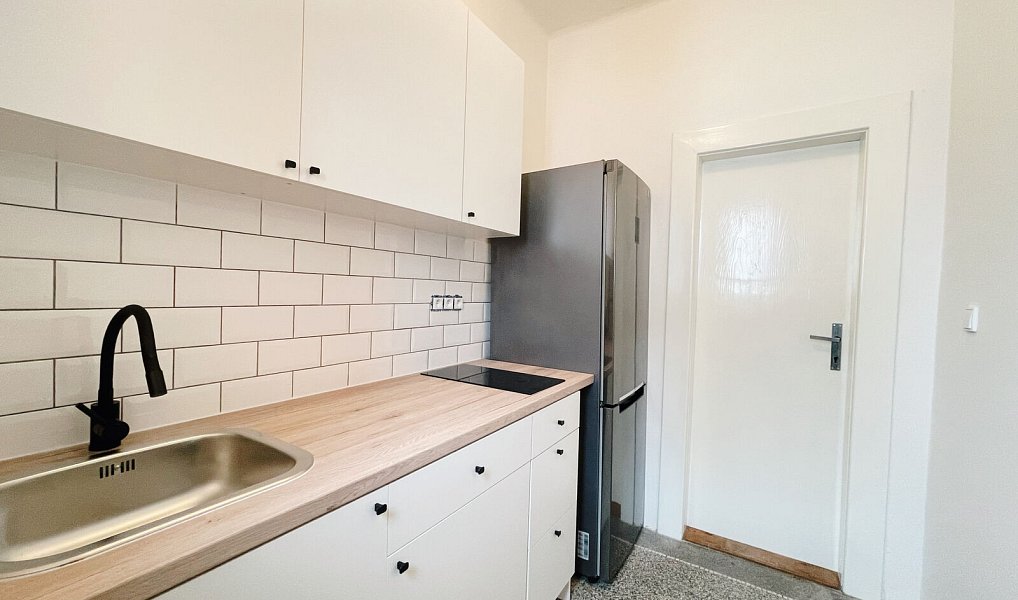 Prodej nájemního domu, činžáku 550 m², Lety – náhled fotky 17