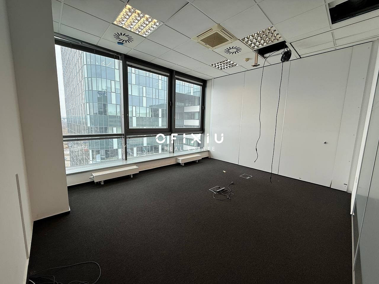 Pronájem kanceláře 1 330 m² – pohled 3