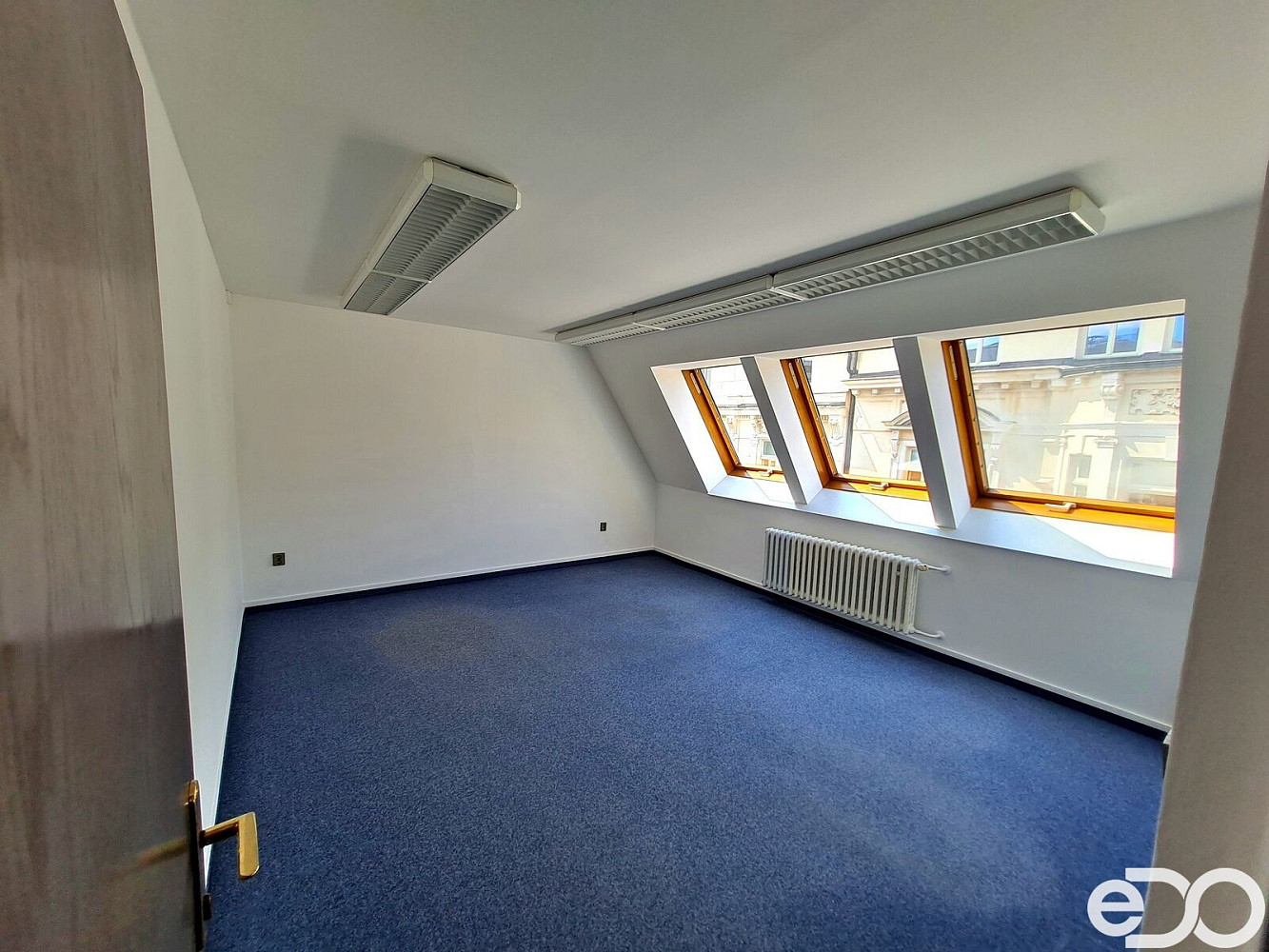 Pronájem kanceláře 86 m² – fotografie 2
