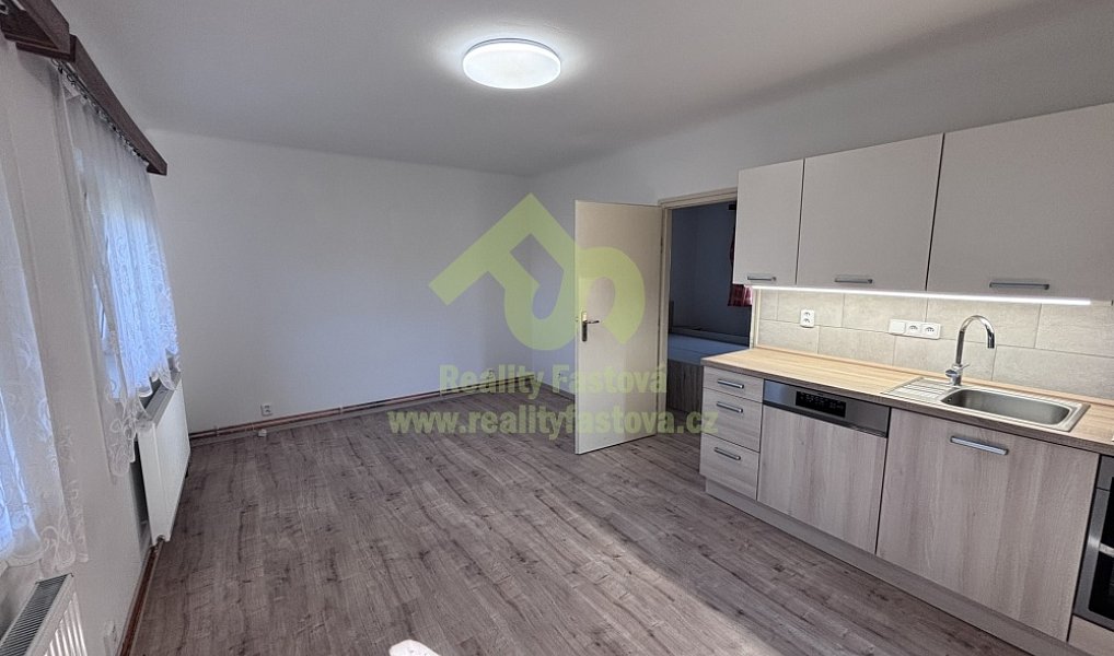 Pronájem bytu 2+kk 41 m², Rokycany – náhled fotky 2