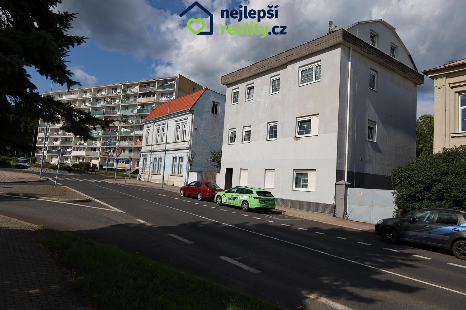 Prodej nájemního domu, činžáku 461 m² — photo 2