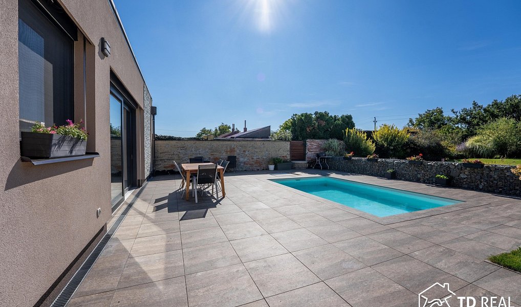 Prodej domu 207 m² s pozemkem 1 077 m², Syrovice – náhled fotky 4