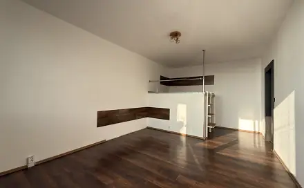 Prodej bytu 2+1 62 m², Holešická, Chomutov