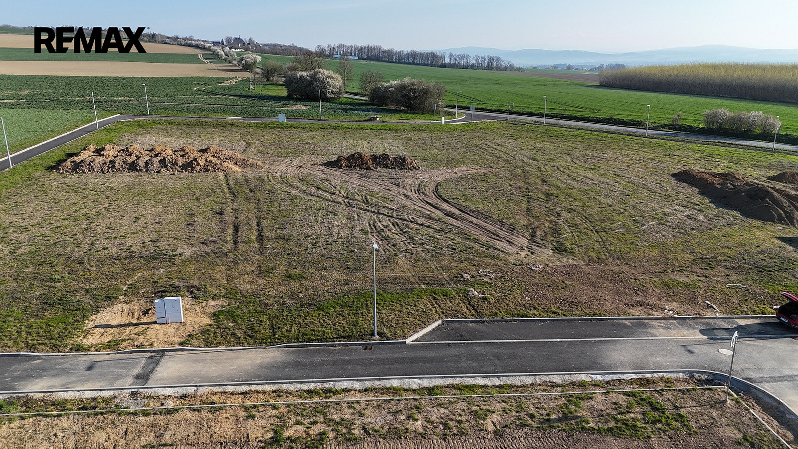 Prodej stavebního pozemku 831 m² – pohled 5