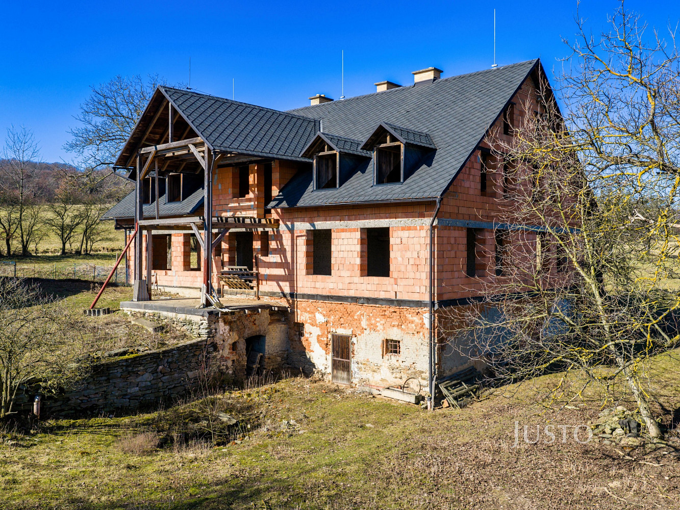 Prodej domu 500 m² s pozemkem 3 845 m² – fotografie 3
