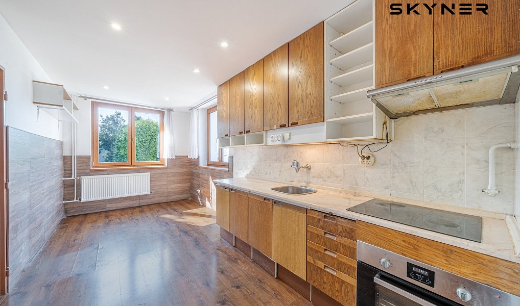 Prodej domu 300 m² s pozemkem 585 m², Chuderov – náhled fotky 26