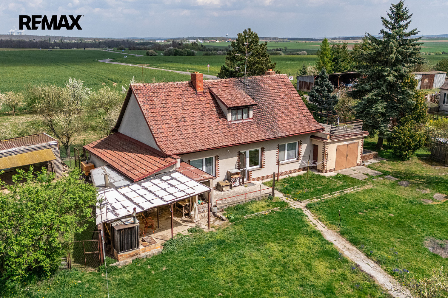 Prodej domu 143 m² s pozemkem 1 794 m² — photo 2