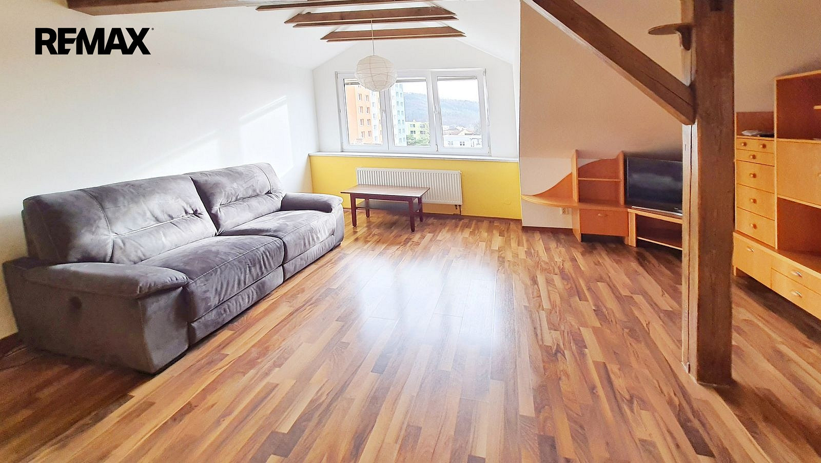 Pronájem bytu 2+kk 59 m² – pohled 2