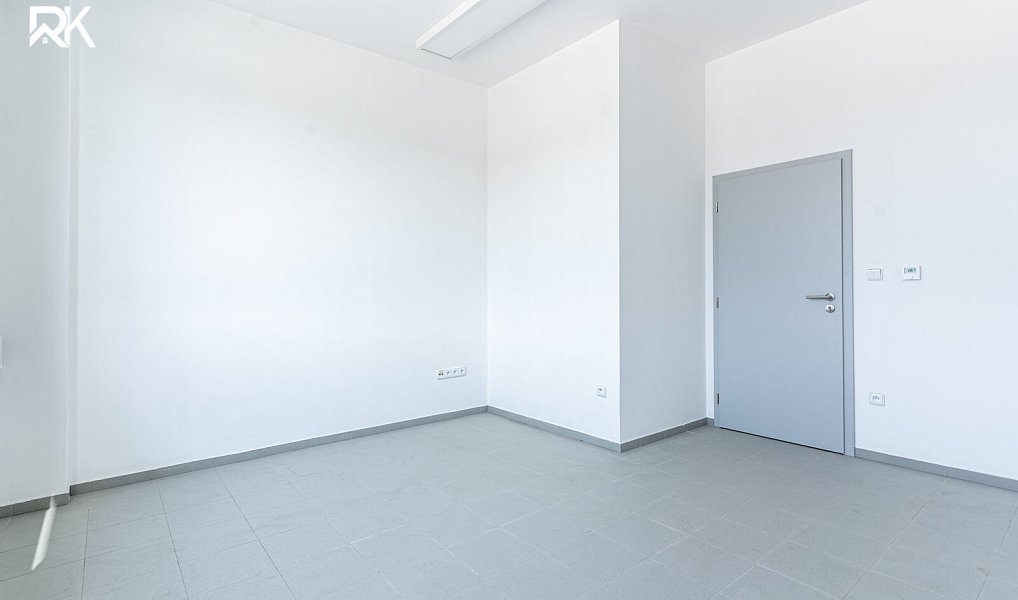 Pronájem skladovacích prostor 1 786 m², Kolín – náhled fotky 13