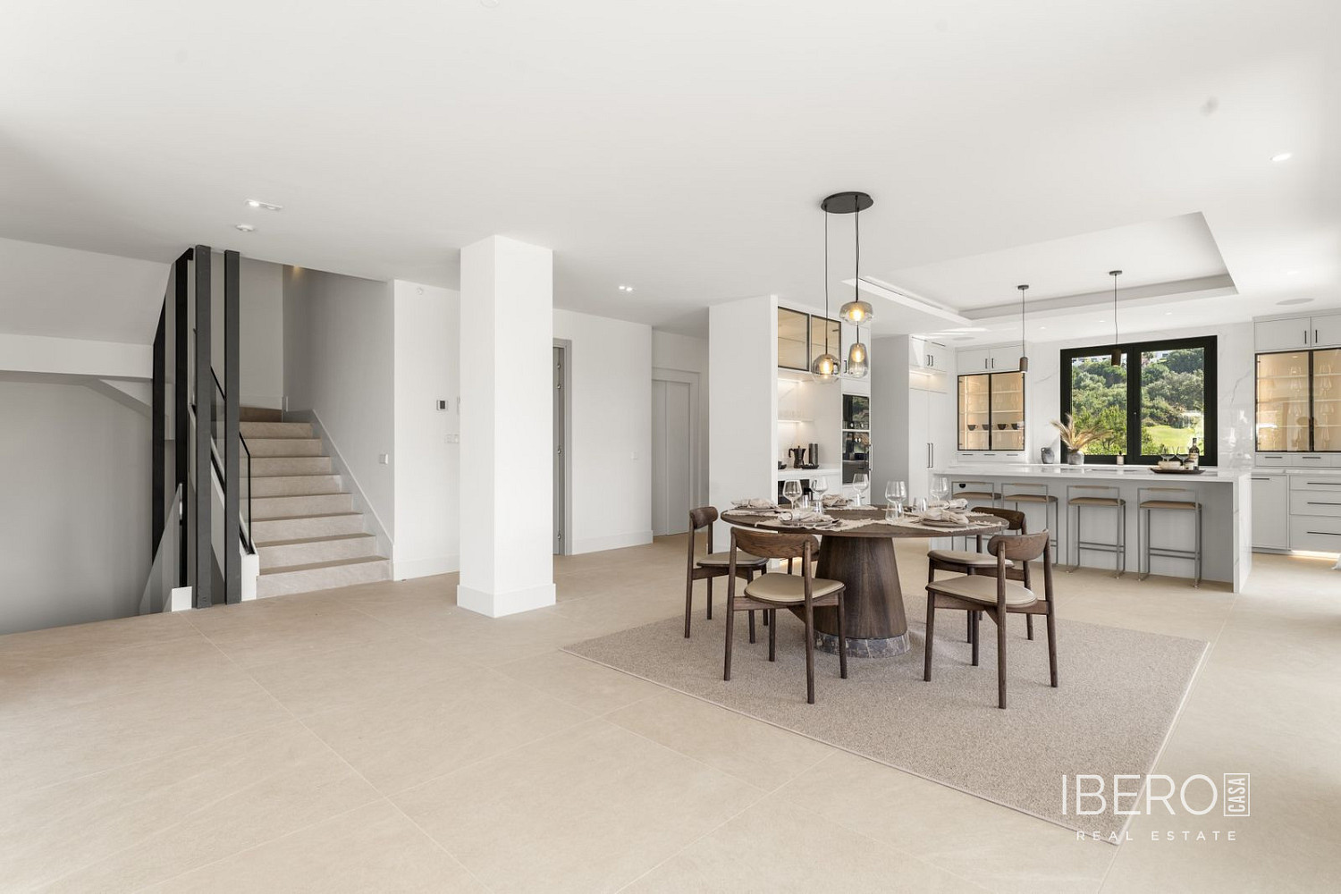 Prodej domu 433 m² s pozemkem 1 097 m² - Więcej