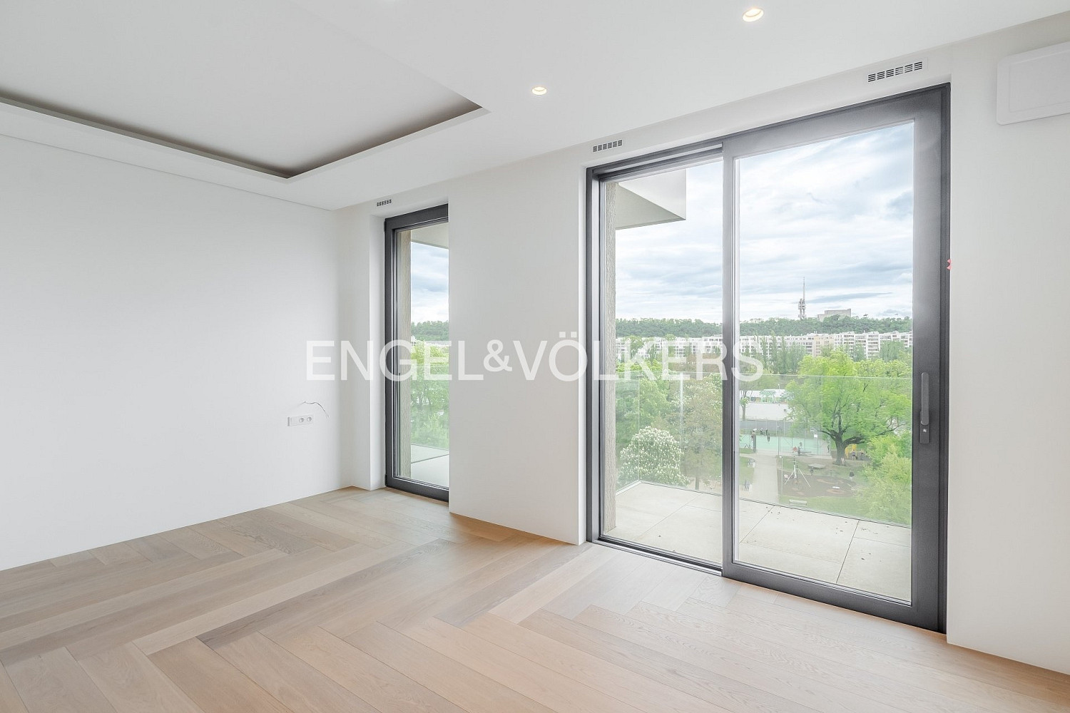 Pronájem bytu 3+kk 96 m² — photo 2