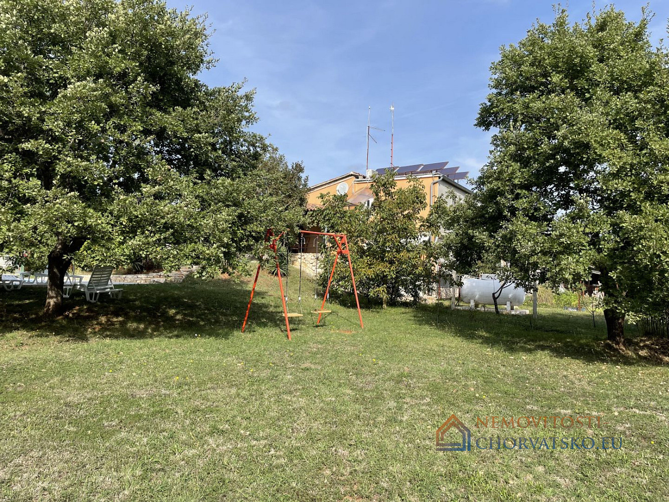 Prodej domu 530 m² s pozemkem 7 261 m² - Aanzicht 3