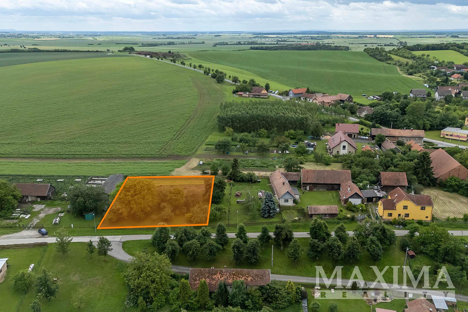Prodej stavebního pozemku 1 372 m²