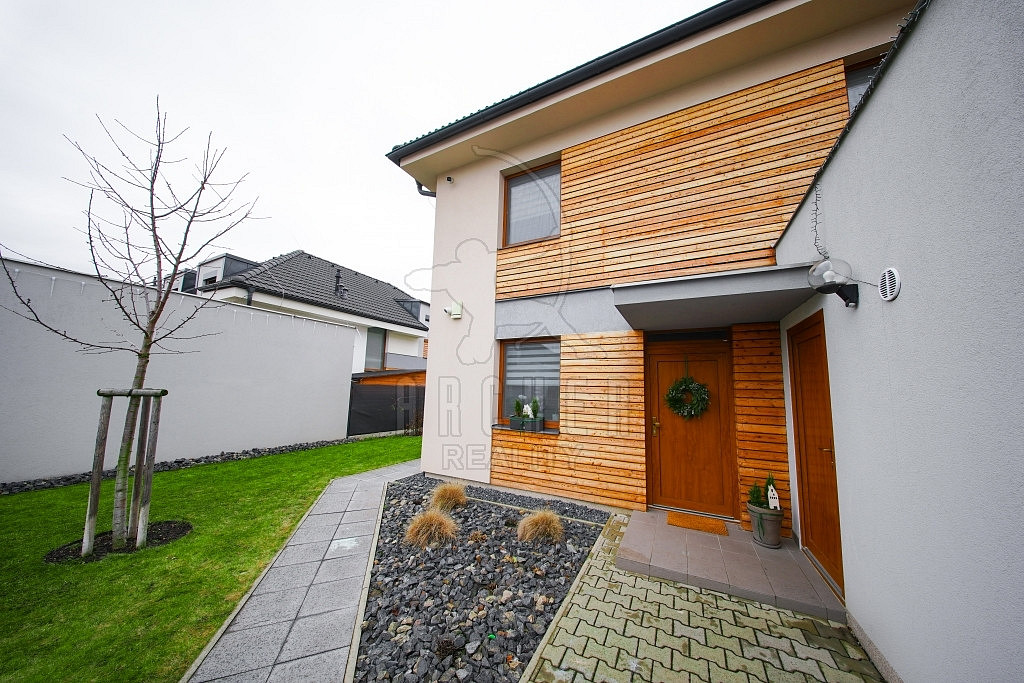 Prodej domu 168 m² s pozemkem 472 m²