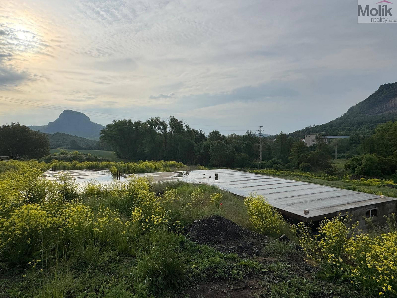 Prodej stavebního pozemku 1 842 m² – fotografie 2