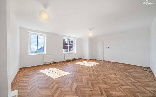 Prodej bytu 1+1 55 m², náměstí Míru, Plzeň - Jižní Předměstí