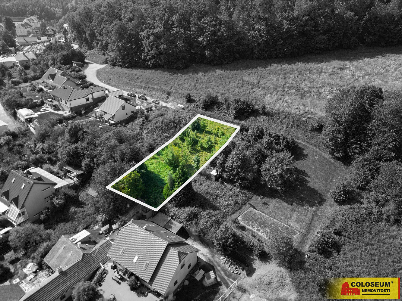 Prodej stavebního pozemku 691 m² – fotografie 3