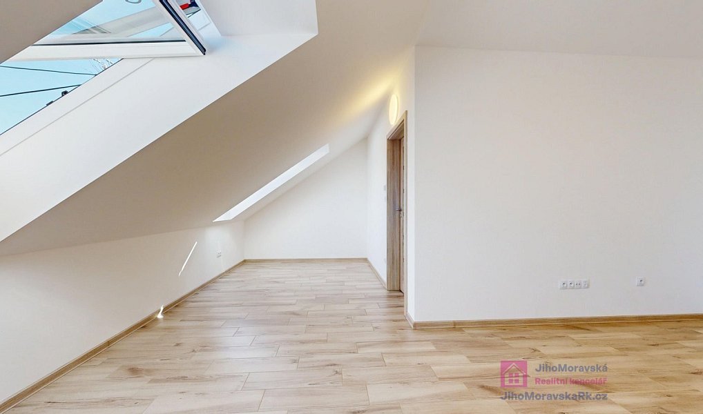 Prodej bytu 3+kk 141 m², Břeclav – náhled fotky 21