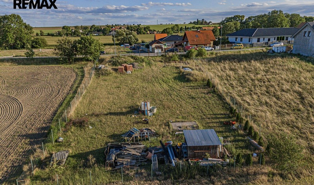 Prodej stavebního pozemku 1 295 m², Vykáň – náhled fotky 9