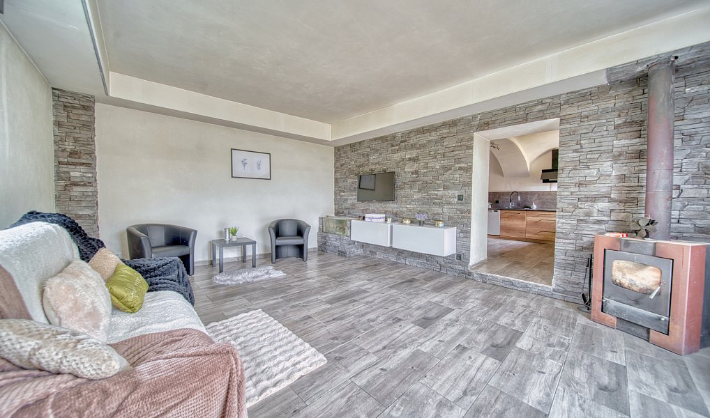 Prodej domu 220 m² s pozemkem 602 m², Jaroměř – náhled fotky 2