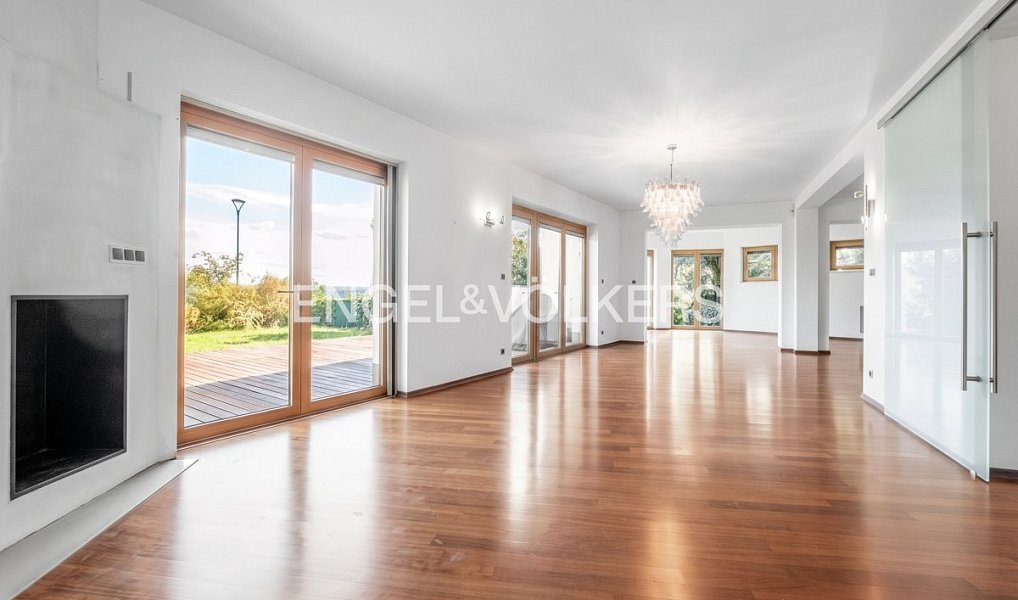 Pronájem domu 315 m² s pozemkem 1 493 m², Praha – náhled fotky 3