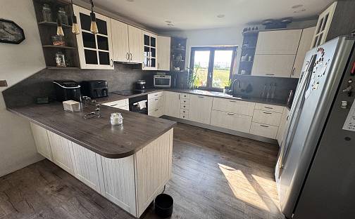 Prodej domu 276 m² s pozemkem 2 330 m², Pod Lapačem, Přerov - Přerov XII-Žeravice