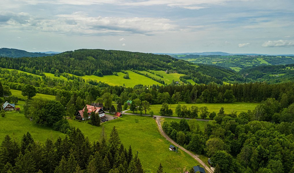 Prodej ubytovacího objektu 906 m², Rokytnice nad Jizerou – náhled fotky 2