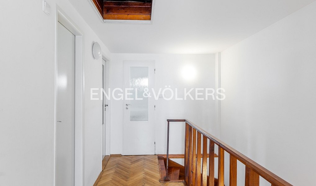 Pronájem domu 172 m² s pozemkem 295 m², Praha – náhled fotky 12