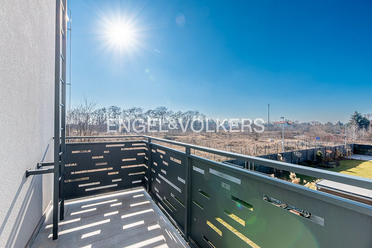 Pronájem domu 195 m² s pozemkem 605 m² — photo 2