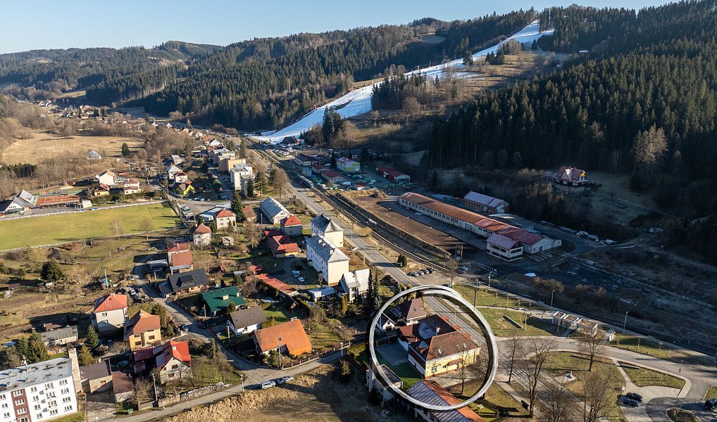 Prodej ubytovacího objektu 818 m², Karolinka – náhled fotky 13