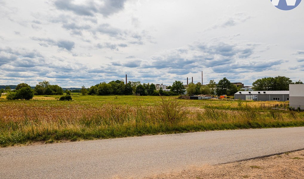 Prodej komerčního pozemku 1 700 m², Úsilné – náhled fotky 7