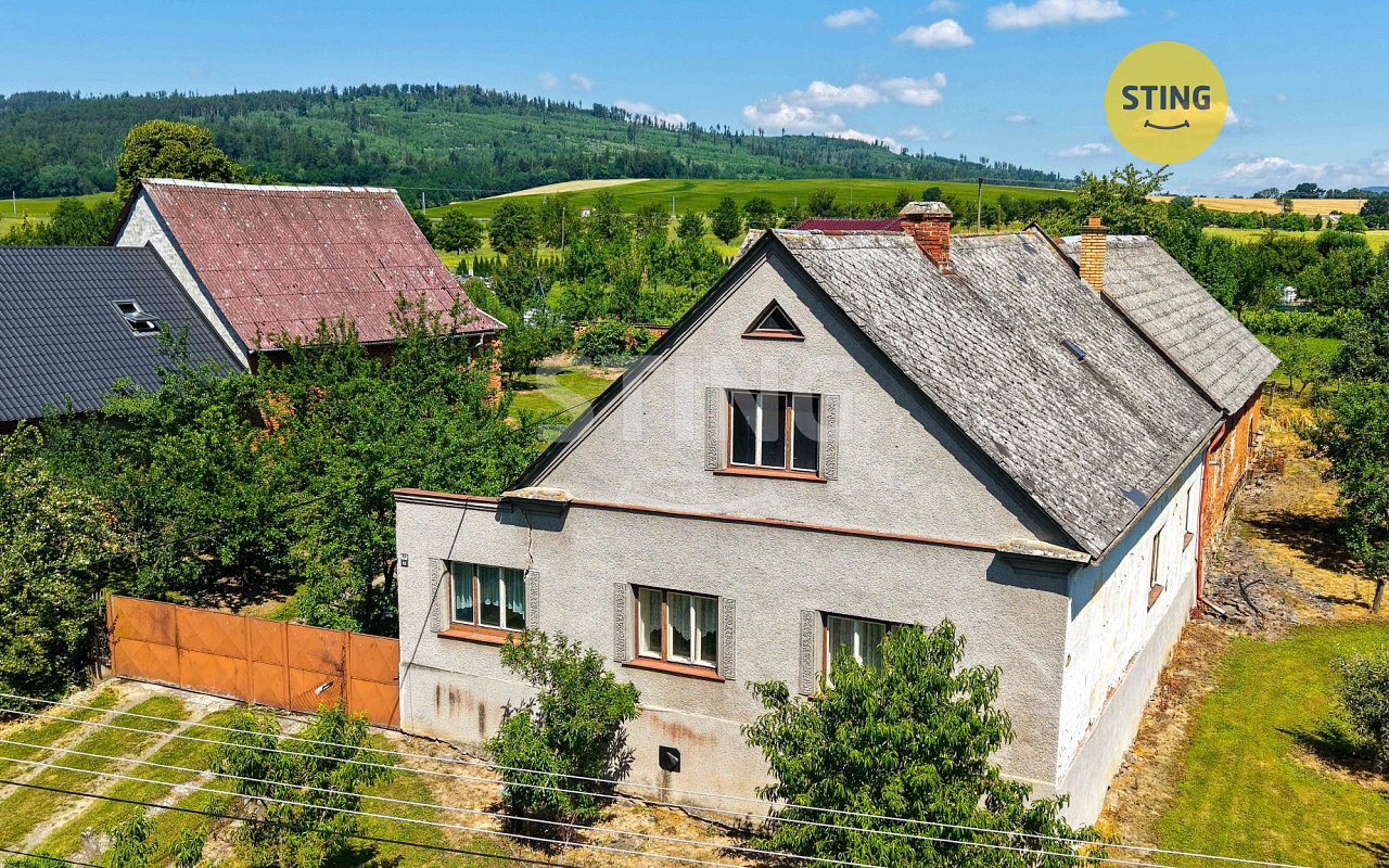 Prodej domu 260 m² s pozemkem 2 513 m²