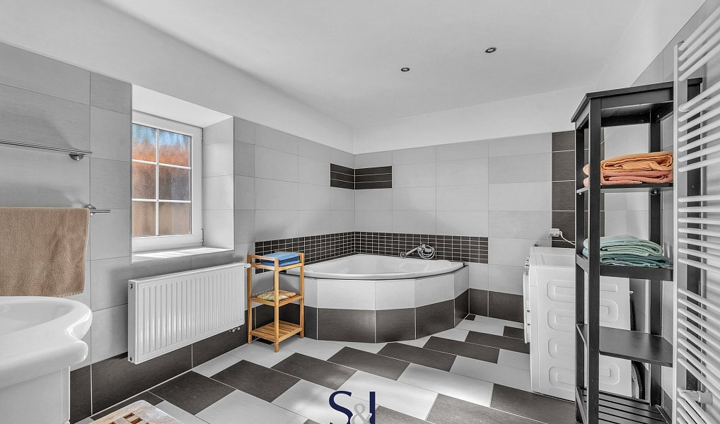 Prodej domu 470 m² s pozemkem 1 254 m², Doksy – náhled fotky 11