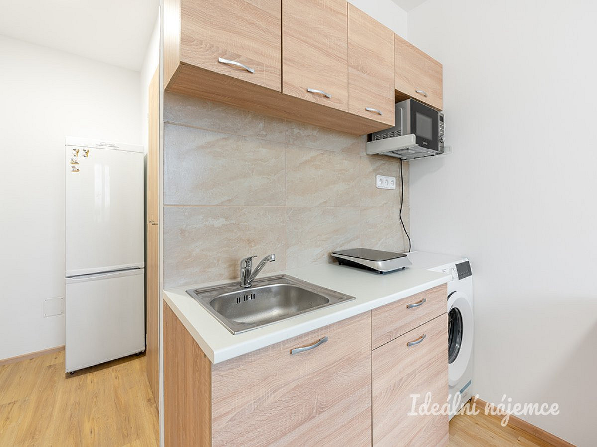 Pronájem bytu 1+kk 22 m² – pohled 3