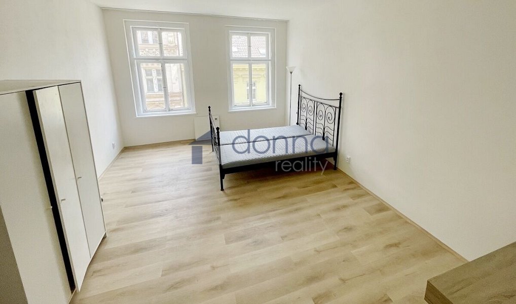 Pronájem bytu 1+1 42 m², Praha – fotka 1 z 6
