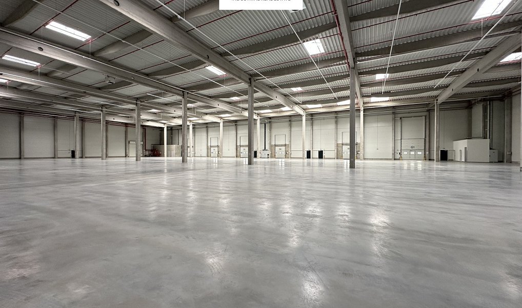 Pronájem skladovacích prostor 2 451 m², Praha – fotka 1 z 16