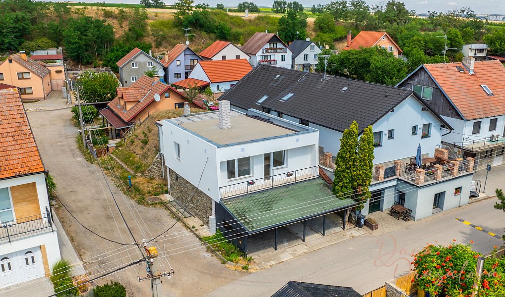 Prodej domu 190 m² s pozemkem 236 m², Strachotín – náhled fotky 6