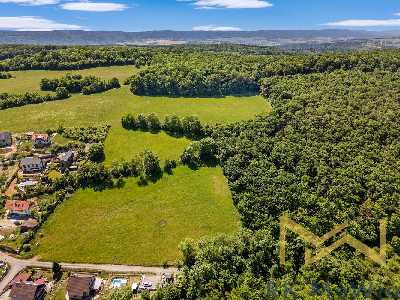 Prodej stavebního pozemku 16 376 m²