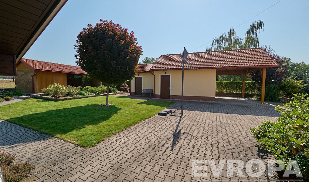 Prodej domu 155 m² s pozemkem 1 058 m², Roudnice – náhled fotky 22