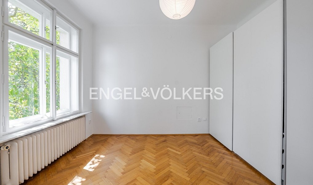 Pronájem bytu 5+1 146 m², Praha – náhled fotky 9