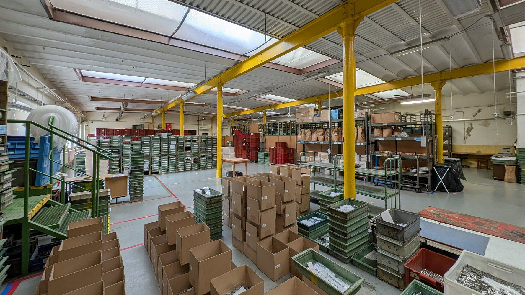 Prodej skladovacích prostor 3 000 m²