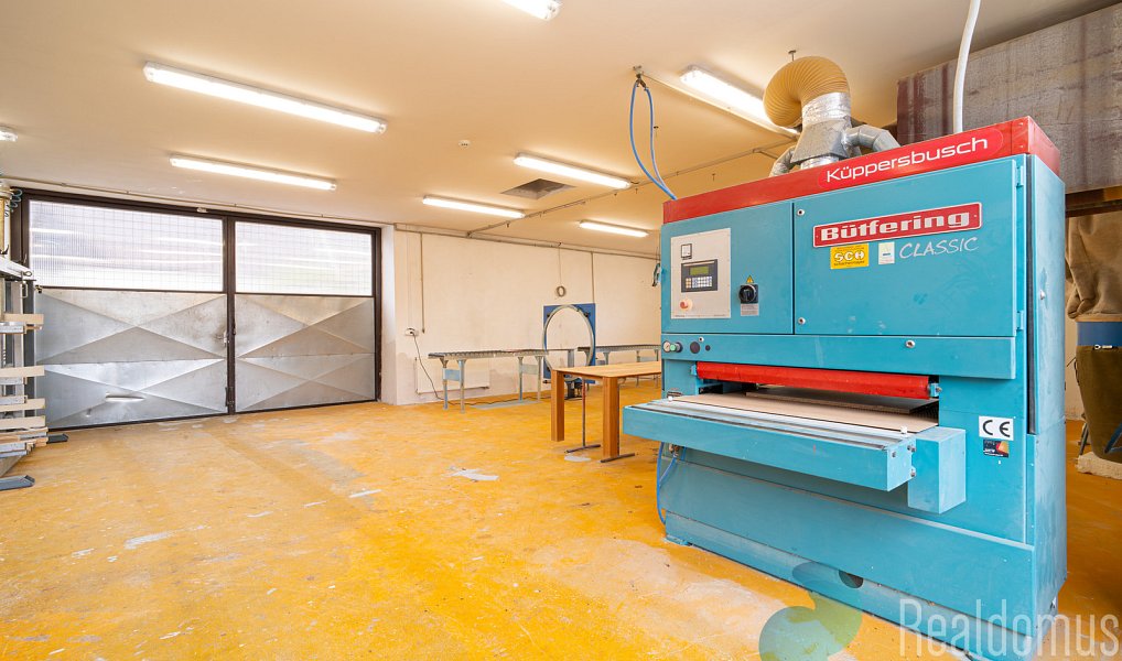 Prodej výrobních prostor 1 075 m², Babice – náhled fotky 18