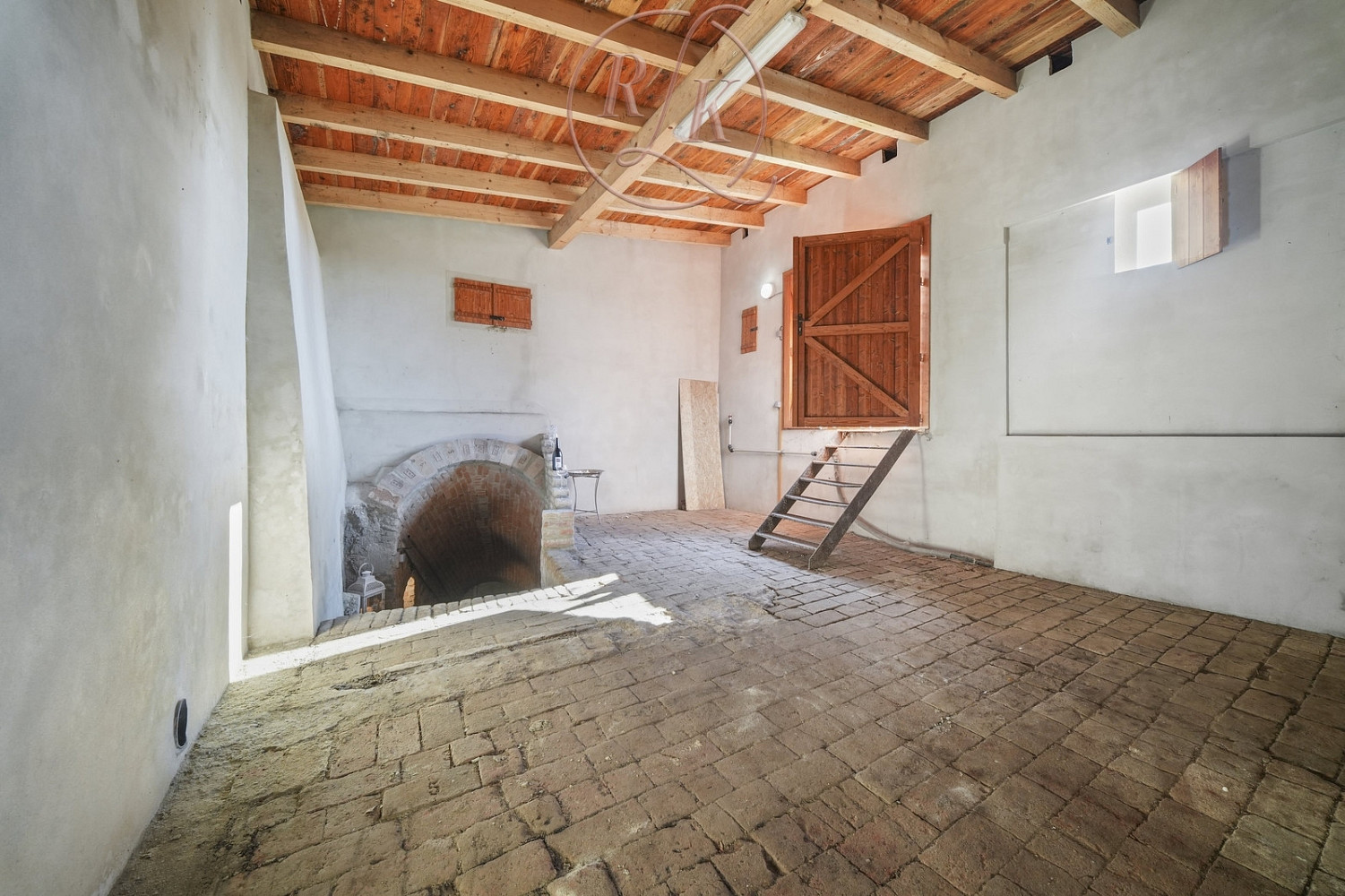 Autentický vinný sklep v srdci jižní moravy, 153 m2, po kompletní rekonstrukci, obec přítluky.