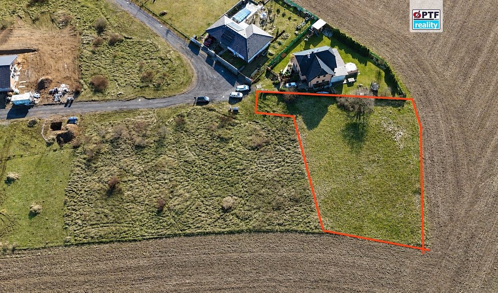 Prodej stavebního pozemku 1 880 m², Bavoryně – náhled fotky 2
