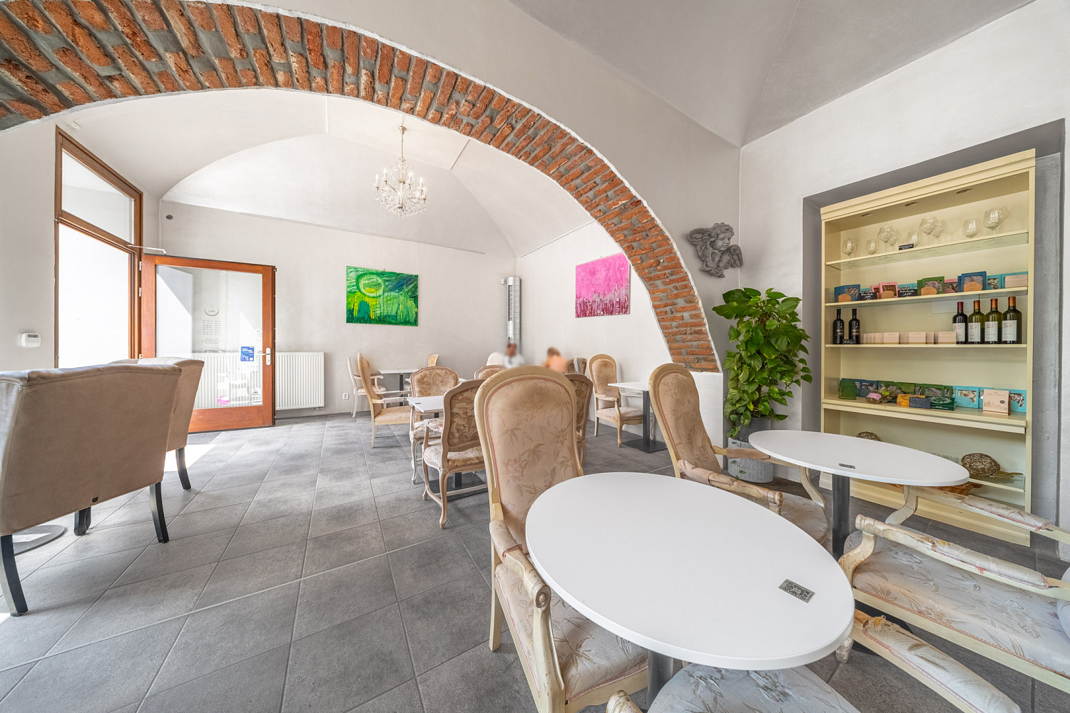 Pronájem obchodních prostor 260 m² – fotografie 2