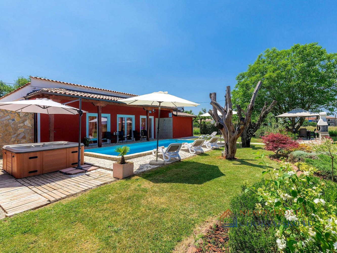 Prodej domu 382 m² s pozemkem 1 481 m² – pohled 3