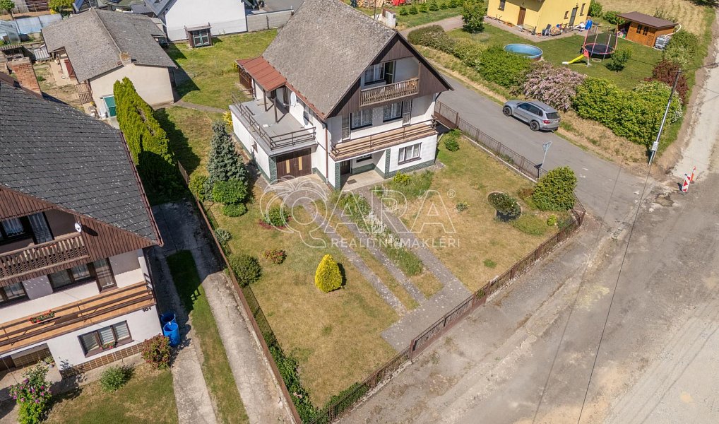 Prodej domu 189 m² s pozemkem 872 m², Chorušice – náhled fotky 2