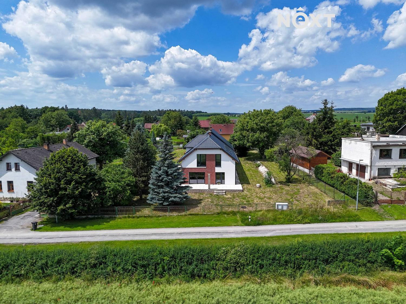 Prodej domu 210 m² s pozemkem 2 278 m² — photo 2
